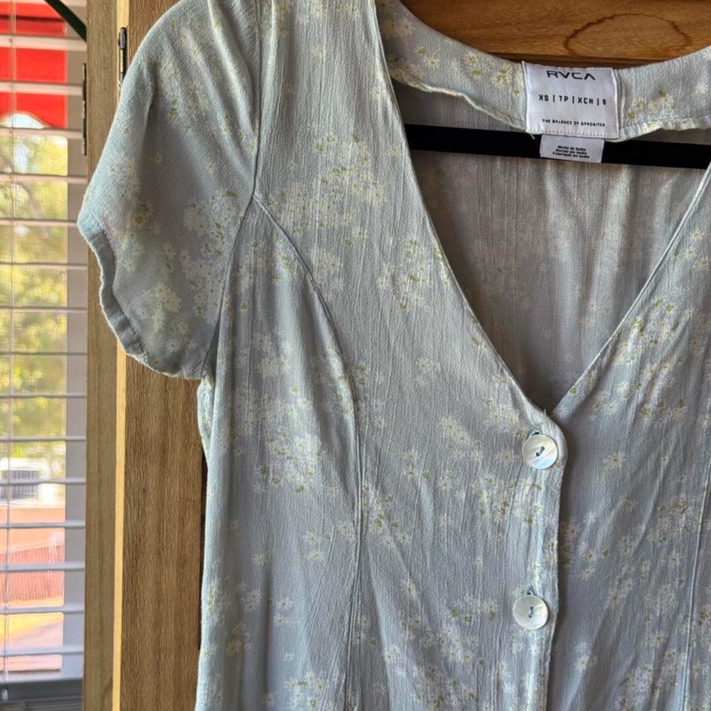 RVCA Women's Light Blue / Grey Floral Button-Front Mini Dress